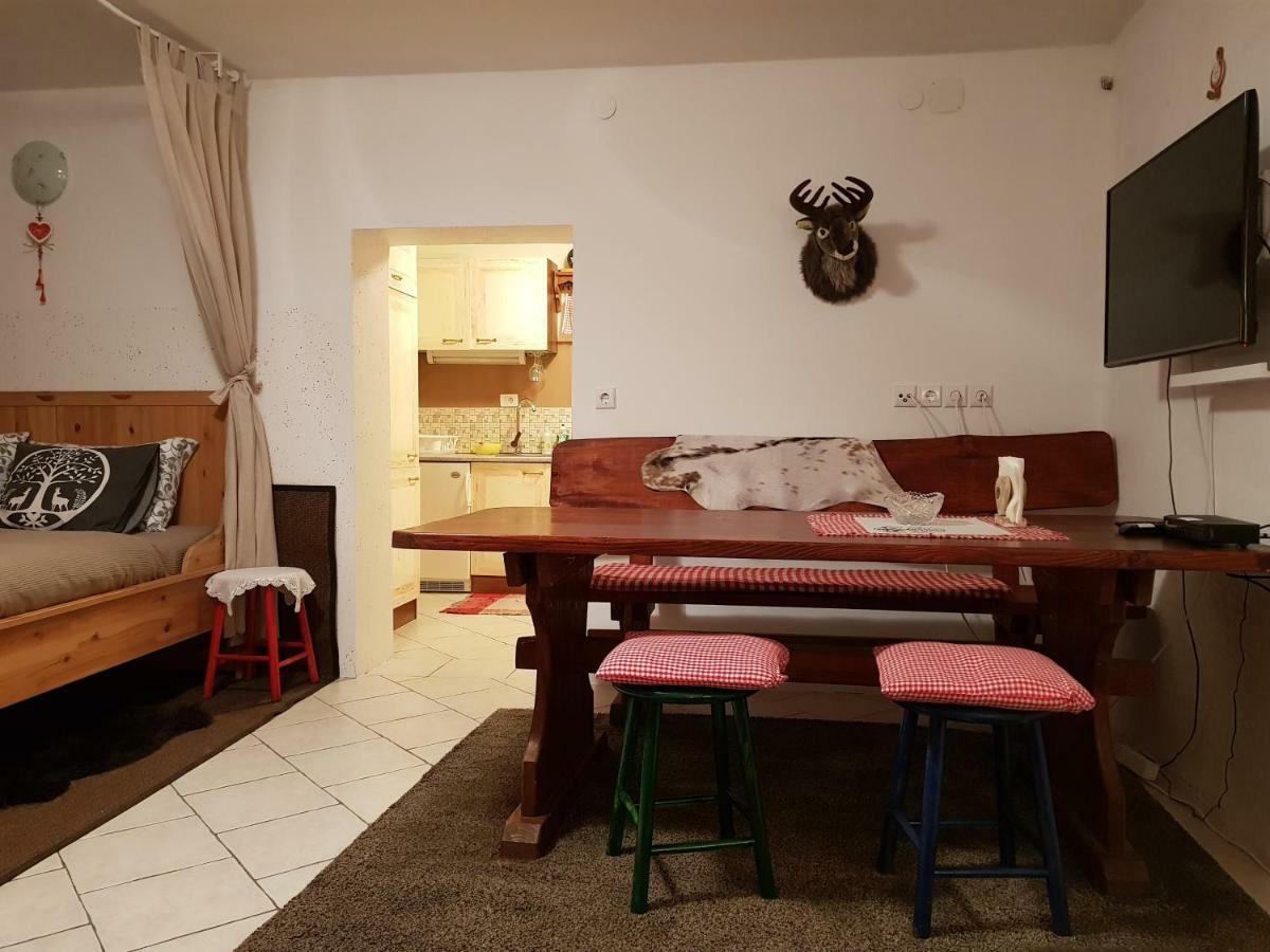 Zajcek Apartma Мойстрана Екстериор снимка